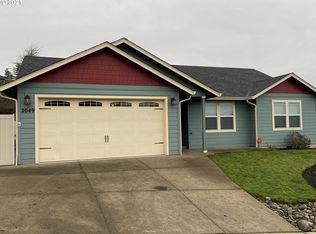 2049 NE Sunset St, Roseburg, OR 97470