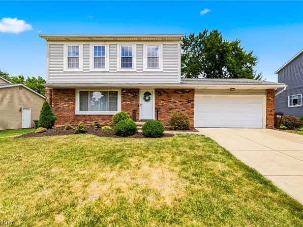 8354 Newcomb Dr, Parma, OH 44129
