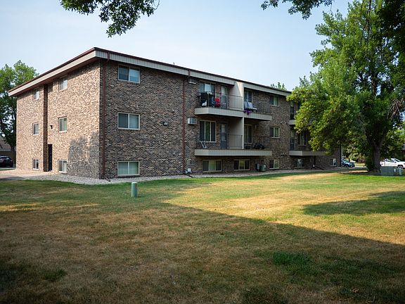 3rd image of 1624 E Gateway Cir S #103