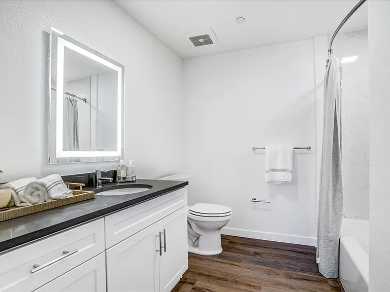 Cortona Point Apartments — Photo 6