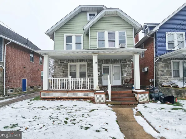 228 Clifton Ave, Darby, PA 19023