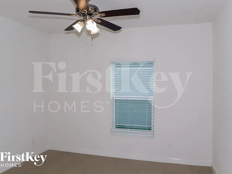 4999 Royal Point Ave — Photo 12