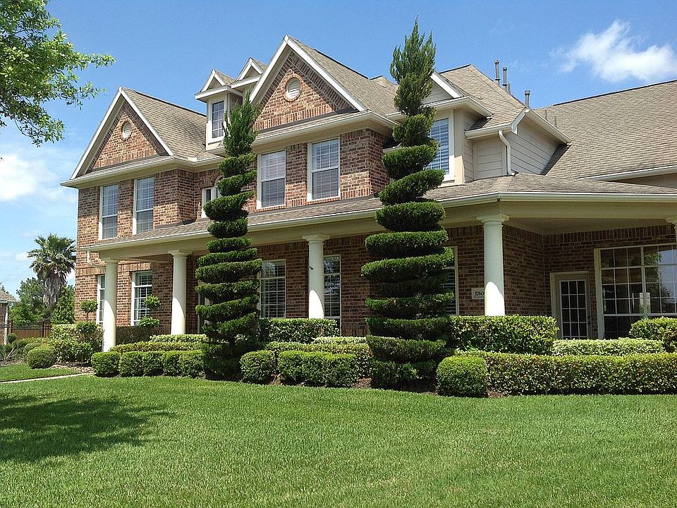 LUSH LANDSCAPING