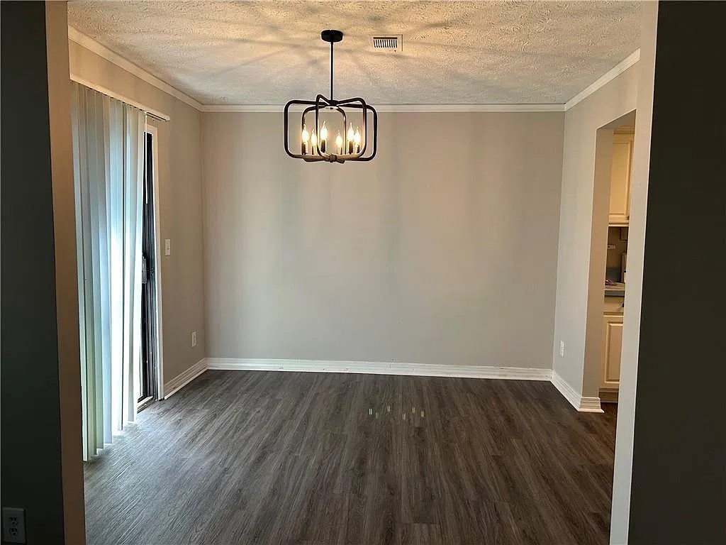 3 bed, 2.5 bath, 1280 sqft, $1,750 — Photo 2