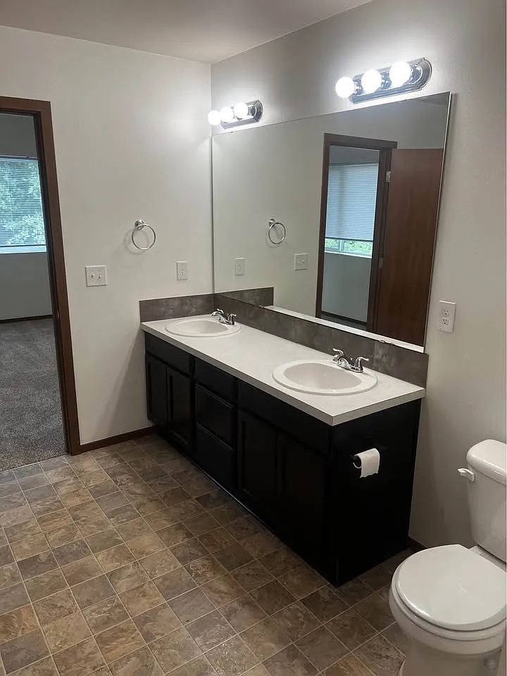 4 bed, 2000 sqft, $3,500 — Photo 4