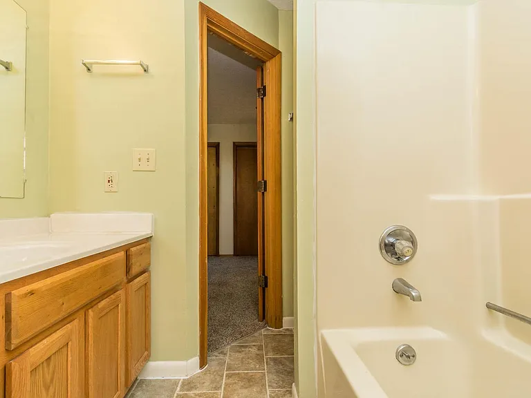 521 E Smith Ave — Photo 8