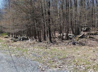 193-195 Fawn Rd, Hawley, PA 18428