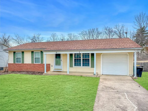 1263 Walnut Trail Ct, Fenton, MO 63026