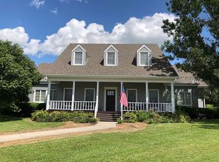 600 E Lewerenz St, Herington, KS 67449