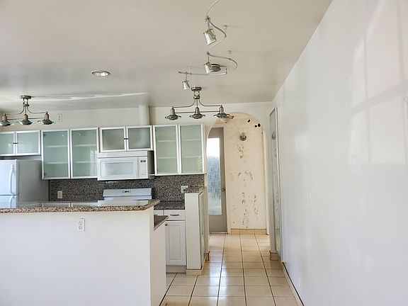 4th image of 616 Broadway St Unit 3
