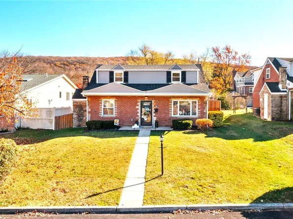 650 Fernwood St, Emmaus, PA 18049