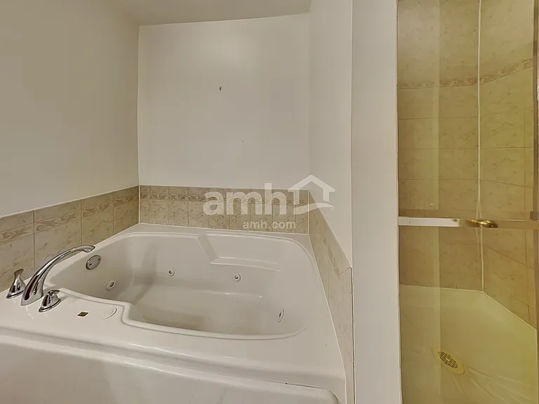 576 N River St — Photo 13