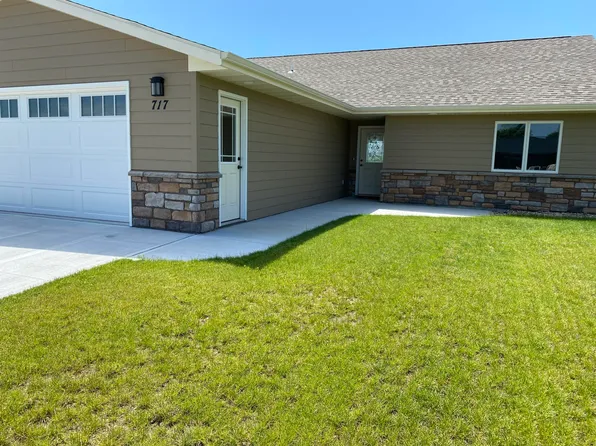 717 W Pine St, Mitchell, SD 57301