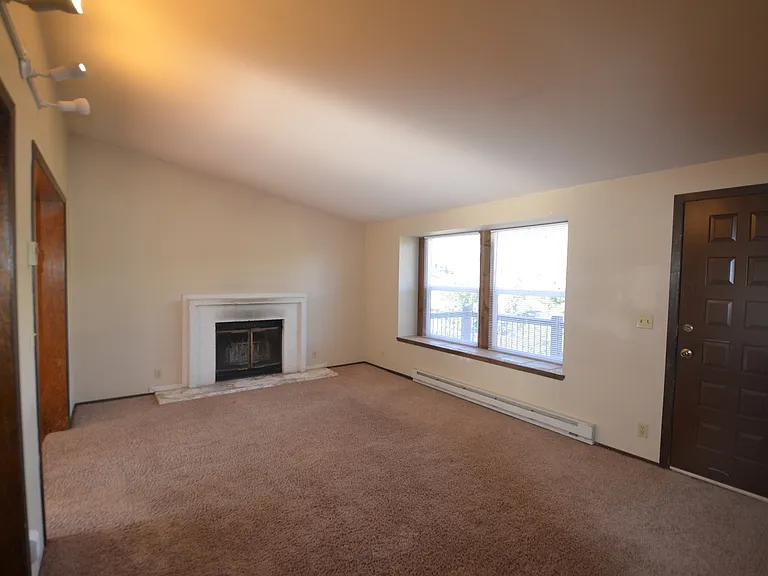 347 Huron Rd #450 — Photo 16