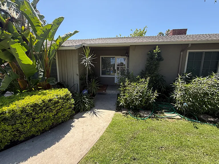 8841 Shoshone Ave — Photo 3