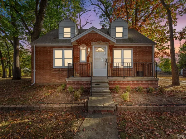 20705 Westhampton Ave, Southfield, MI 48075