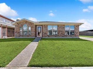 7220 W Renaissance Ct, New Orleans, LA 70128