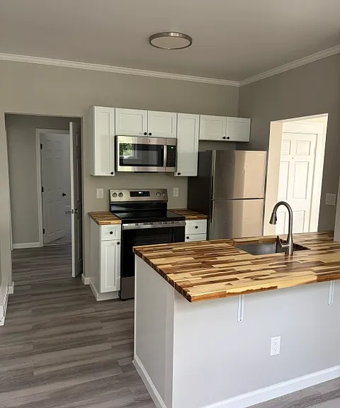 350 S Scott Ave #1 — Photo 1
