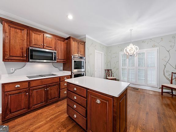 4th image of 112 Covington Pl