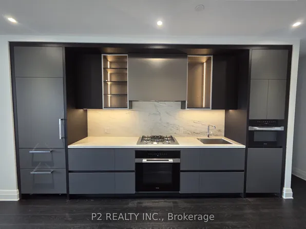 2 Forest Hill Rd #407, Toronto, ON M4V 0B7