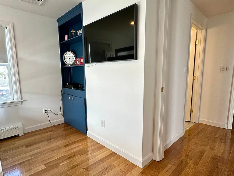 92 Foster Ave — Photo 52