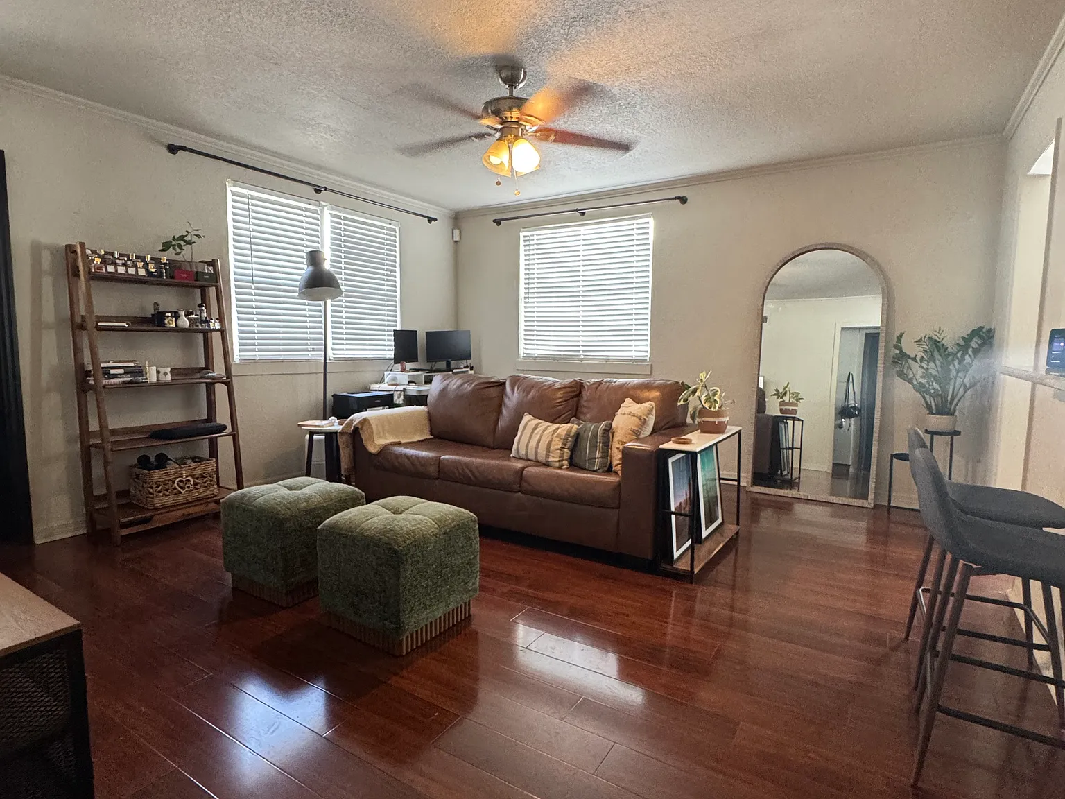 2 bed, 850 sqft, $2,600 — Photo 3