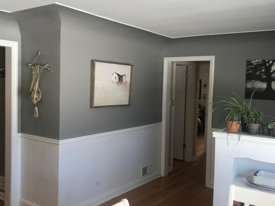 2nd image of 2395 S Fillmore St