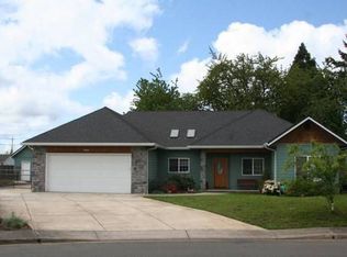 1864 9th St, Springfield, OR 97477