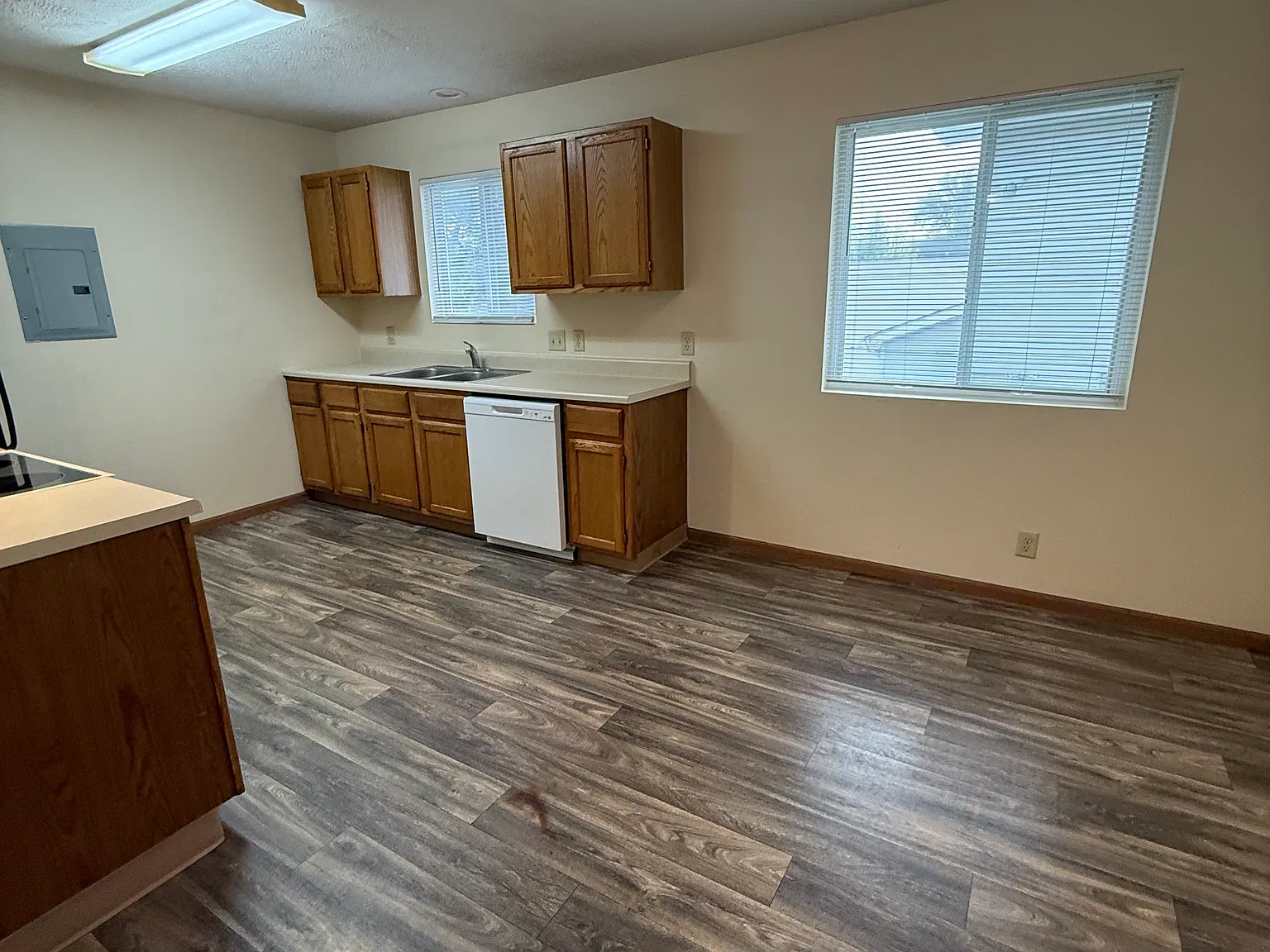 2 bed, 782 sqft, $875 — Photo 1