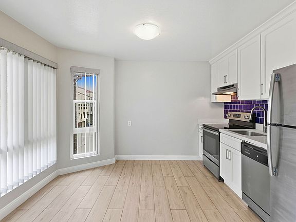 4th image of 2107 Larkin St APT 1