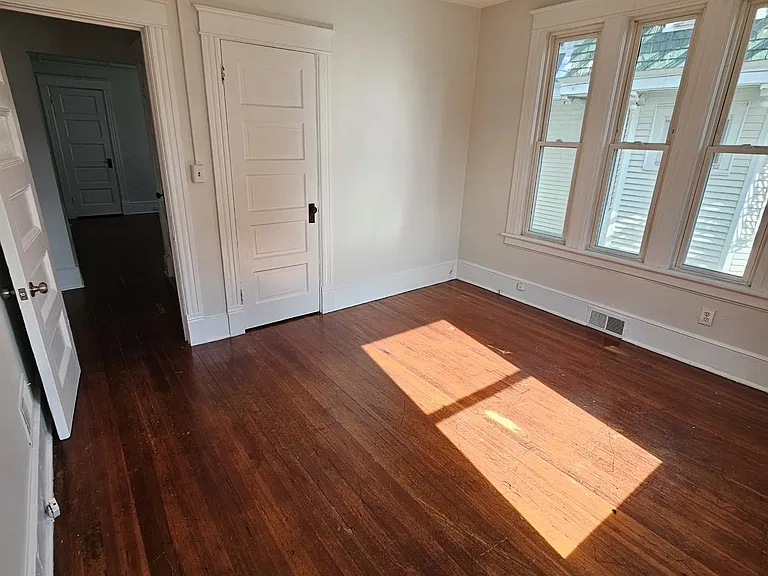 15 Lagrange Ave — Photo 11