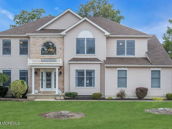 61 Serpentine Drive, Bayville, NJ 08721