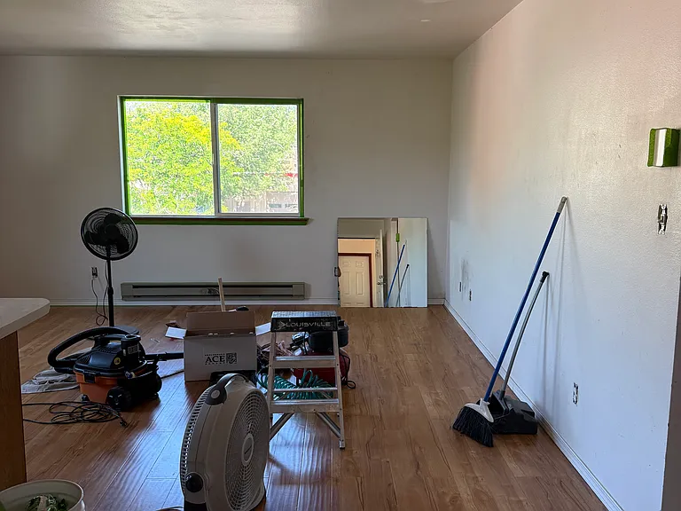 556 E 5th Ave #3 — Photo 3