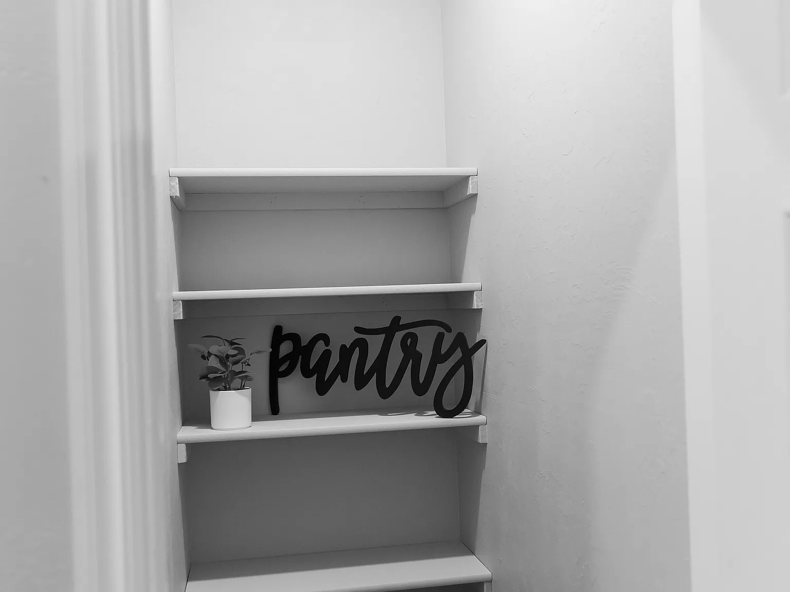 3 bed, 1250 sqft, $1,500 — Photo 2
