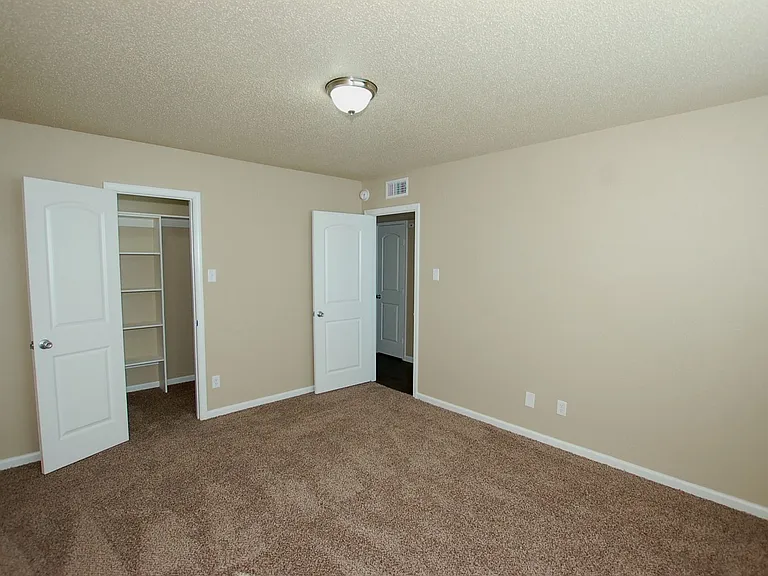 Welcome to Coronado Crossing Modern Comfort in Central Lubbock — Photo 14