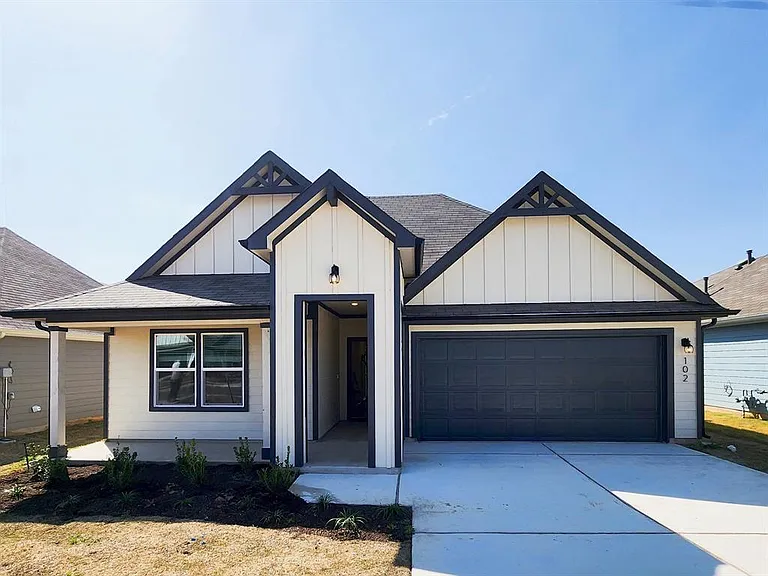125 Sweetwater Creek Ln — Photo 1