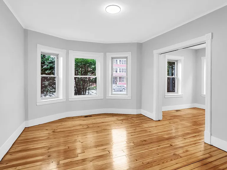 863 Chicopee St #1L — Photo 6