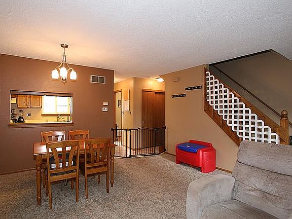 3rd image of W163N11486 Windsor Ct