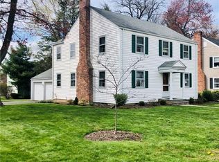 203 Ballard Dr, West Hartford, CT 06119