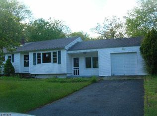 7 Parkway Dr, Hackettstown, NJ 07840