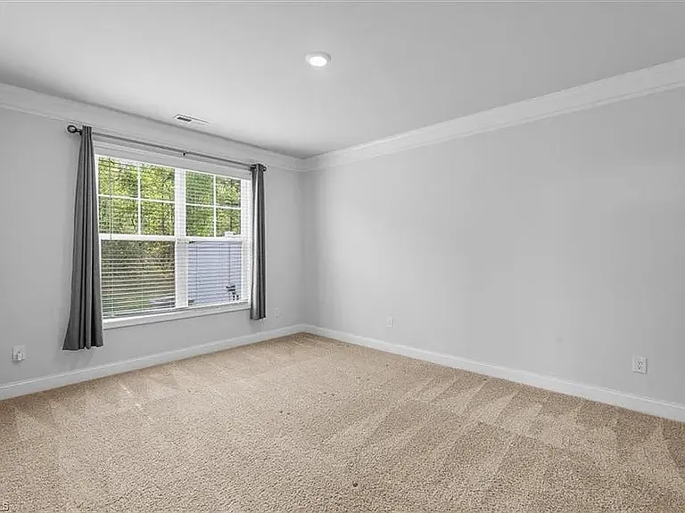 1010 Henson Park Dr — Photo 12