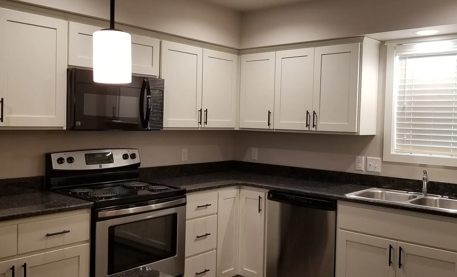 1035 NE Alpha Rd. — Photo 3