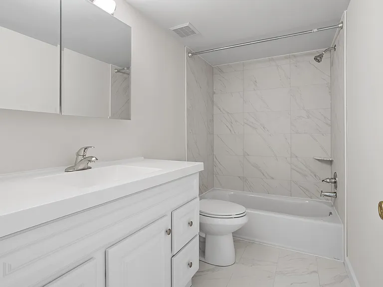 Ambassador Apartments — Photo 12
