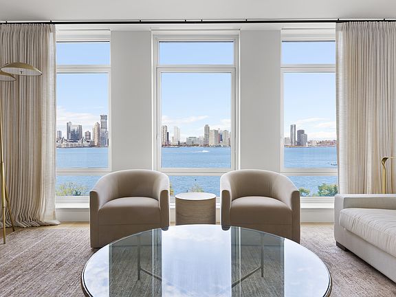 3rd image of 70 Vestry St APT 7B