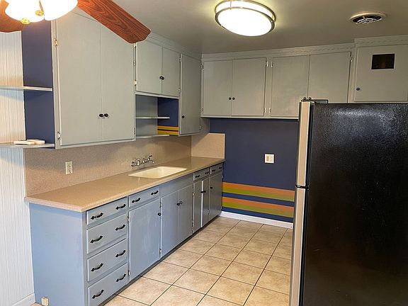 2nd image of 2321 S St APT G