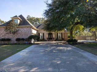 3009 Oakleigh Cir, Ocean Springs, MS 39564