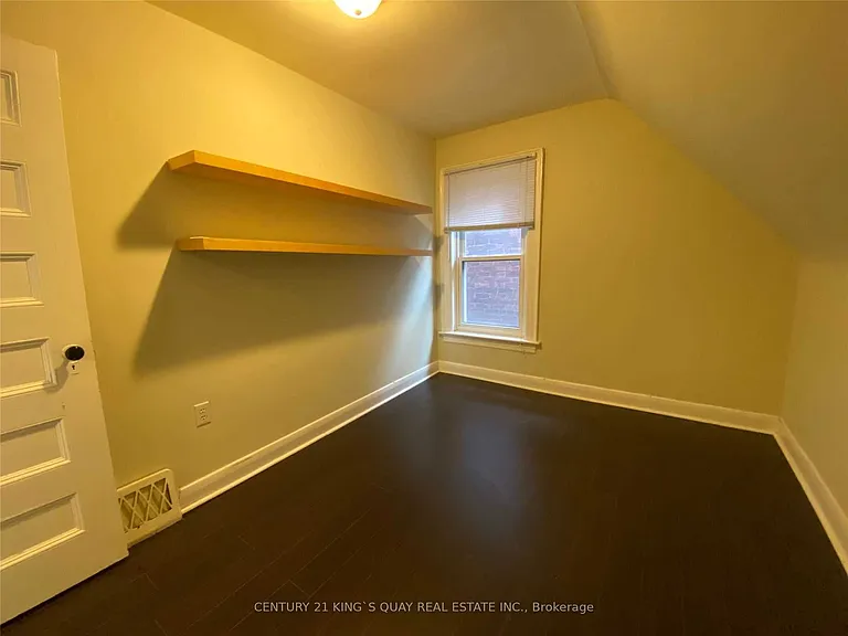 154 Sorauren Ave #3 — Photo 6