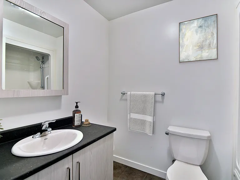 20 Clarissa St — Photo 10