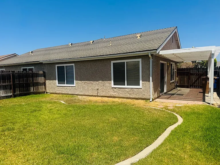 5344 Heather St — Photo 5