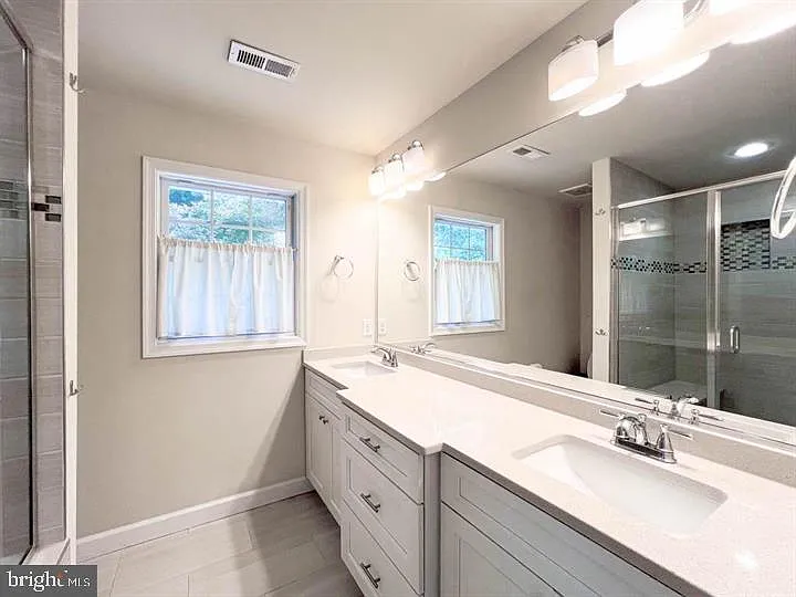 433 Deerwood Dr — Photo 8